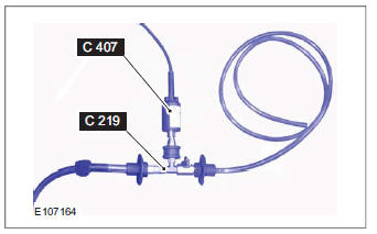 Fuel System Pressure Check - 2.5L Duratec (162kW/220PS) - VI5